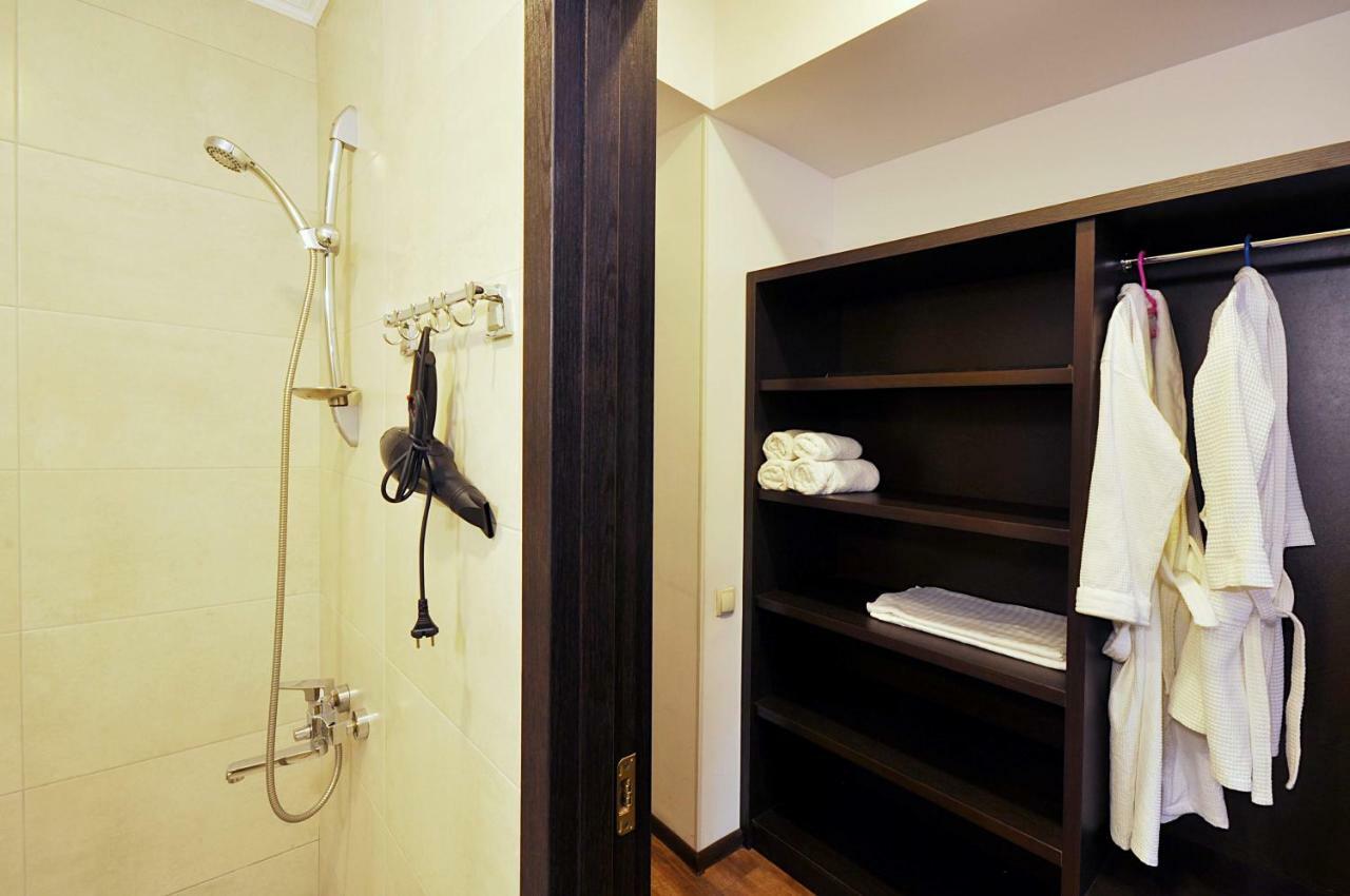 Tbilisi Check In Hotel Ngoại thất bức ảnh
