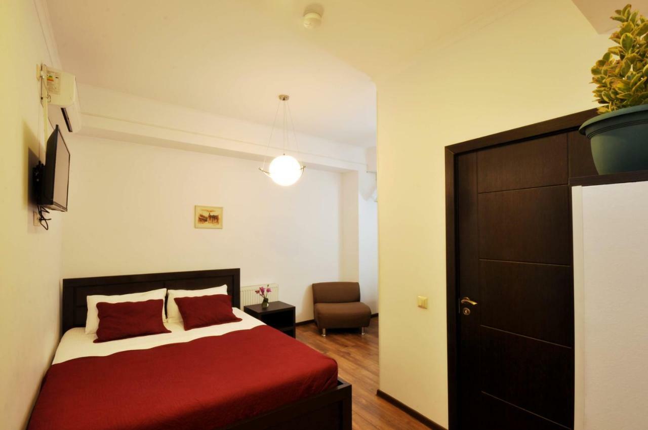 Tbilisi Check In Hotel Ngoại thất bức ảnh