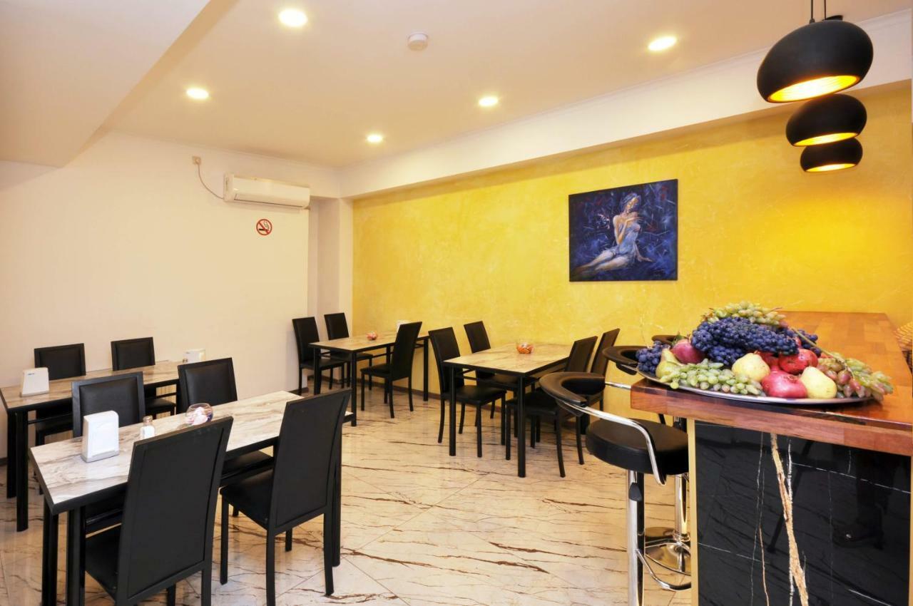 Tbilisi Check In Hotel Ngoại thất bức ảnh