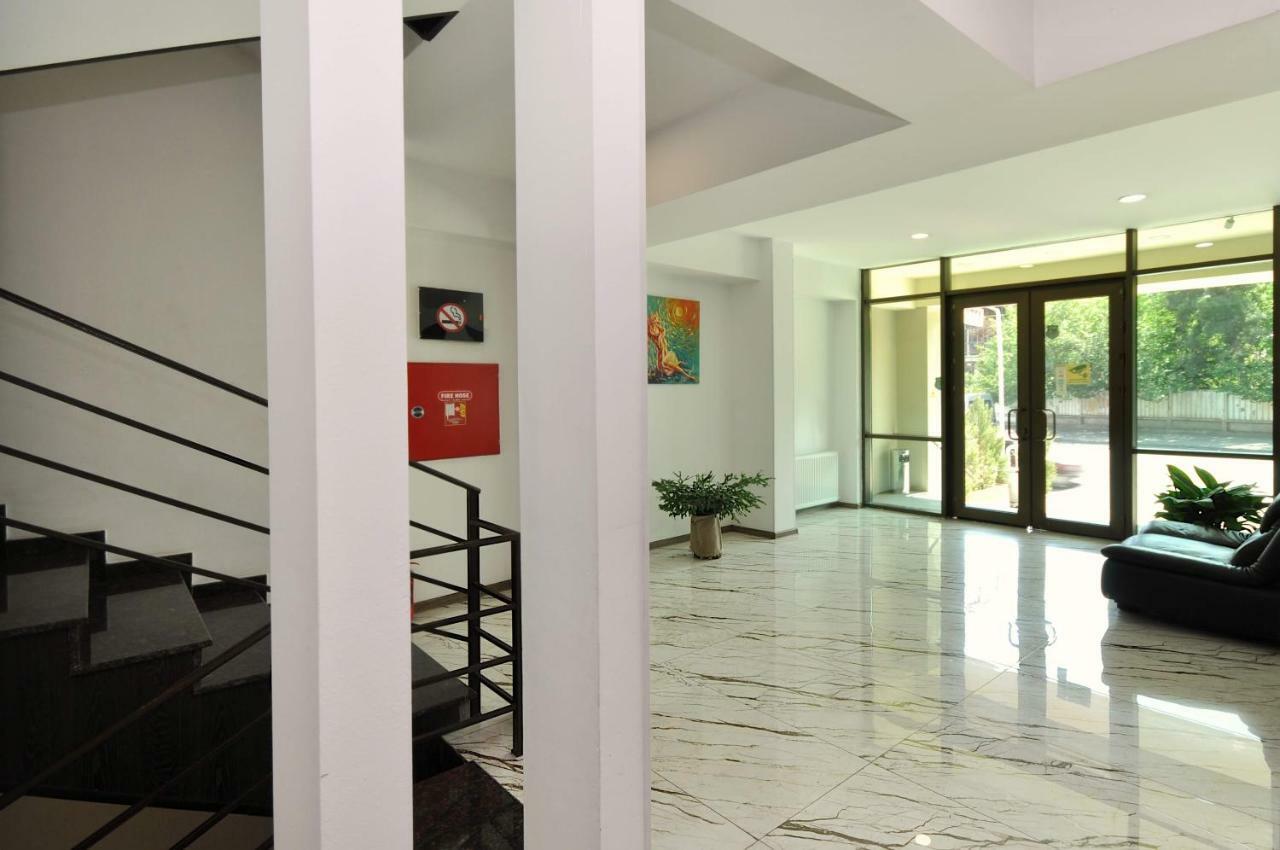 Tbilisi Check In Hotel Ngoại thất bức ảnh