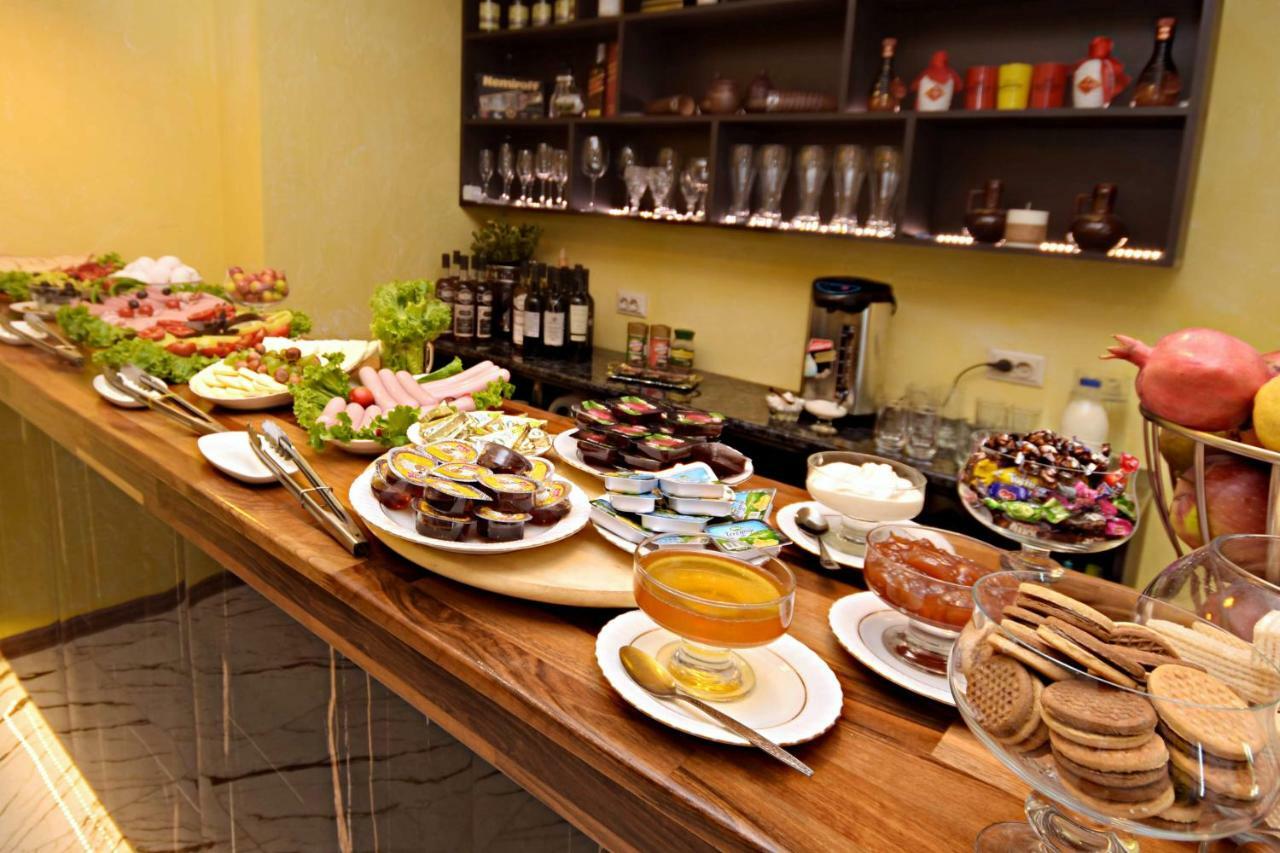 Tbilisi Check In Hotel Ngoại thất bức ảnh