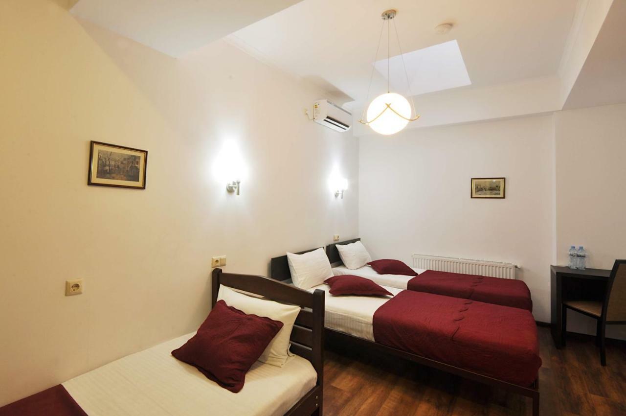 Tbilisi Check In Hotel Ngoại thất bức ảnh