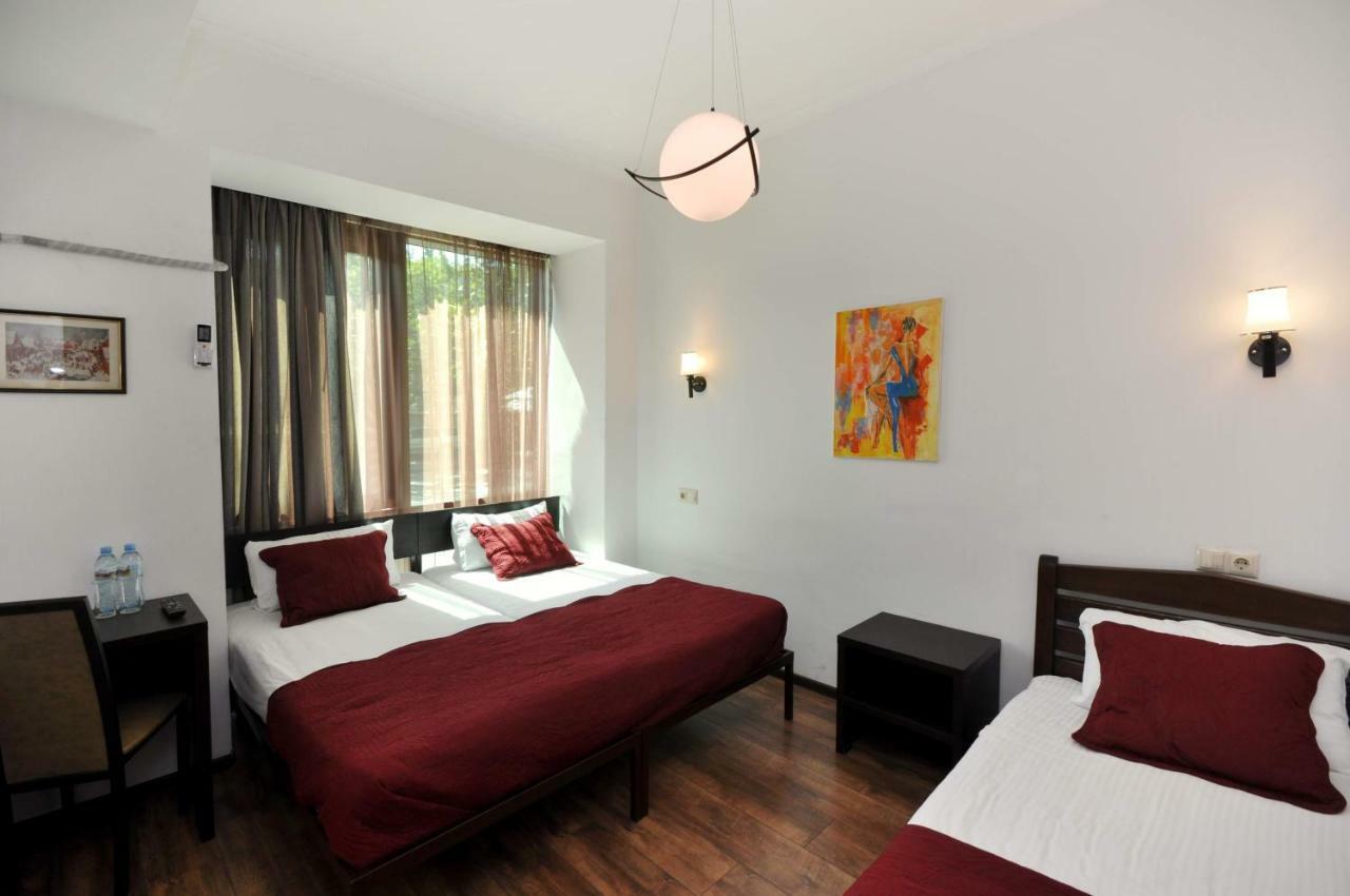Tbilisi Check In Hotel Ngoại thất bức ảnh