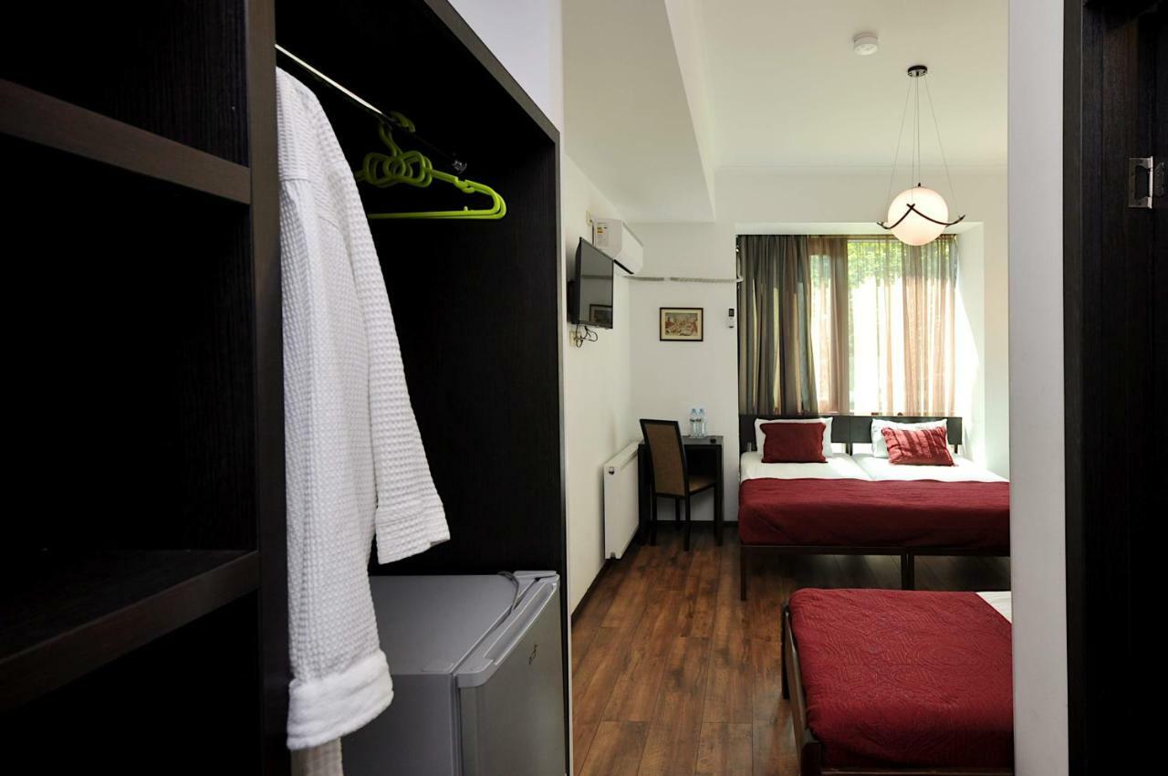 Tbilisi Check In Hotel Ngoại thất bức ảnh