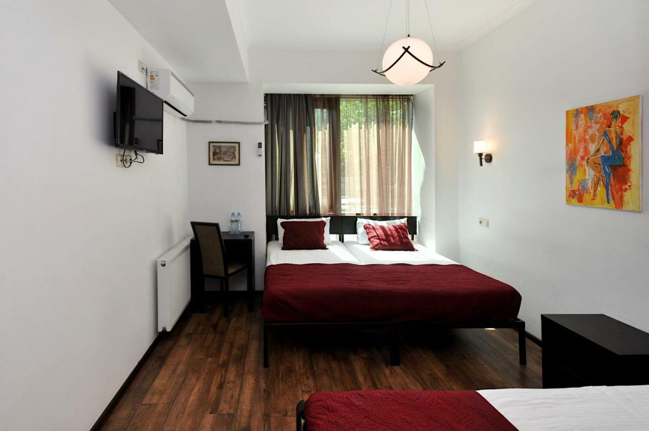 Tbilisi Check In Hotel Ngoại thất bức ảnh