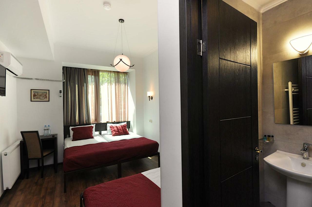 Tbilisi Check In Hotel Ngoại thất bức ảnh